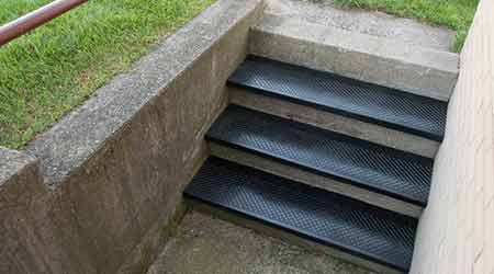 Stair Tread is Suitable for Outdoor Applications: MUSSON RUBBER