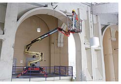 Boom Lifts: JLG Industries Inc.