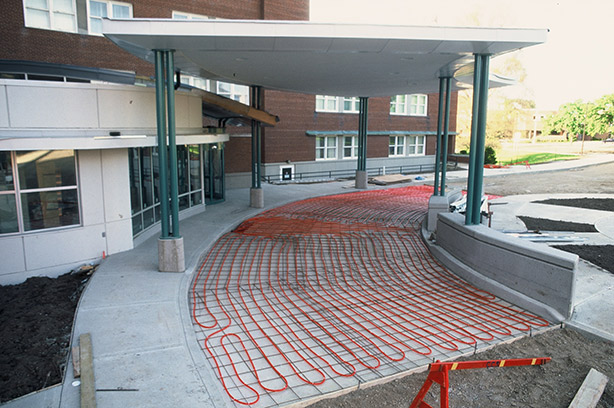 Hydronic SIM system enhances sidewalk, entrance and driveway safety Kitchener-Waterloo Hospital